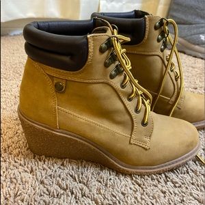 UNION BAY Wedge heel construction boot